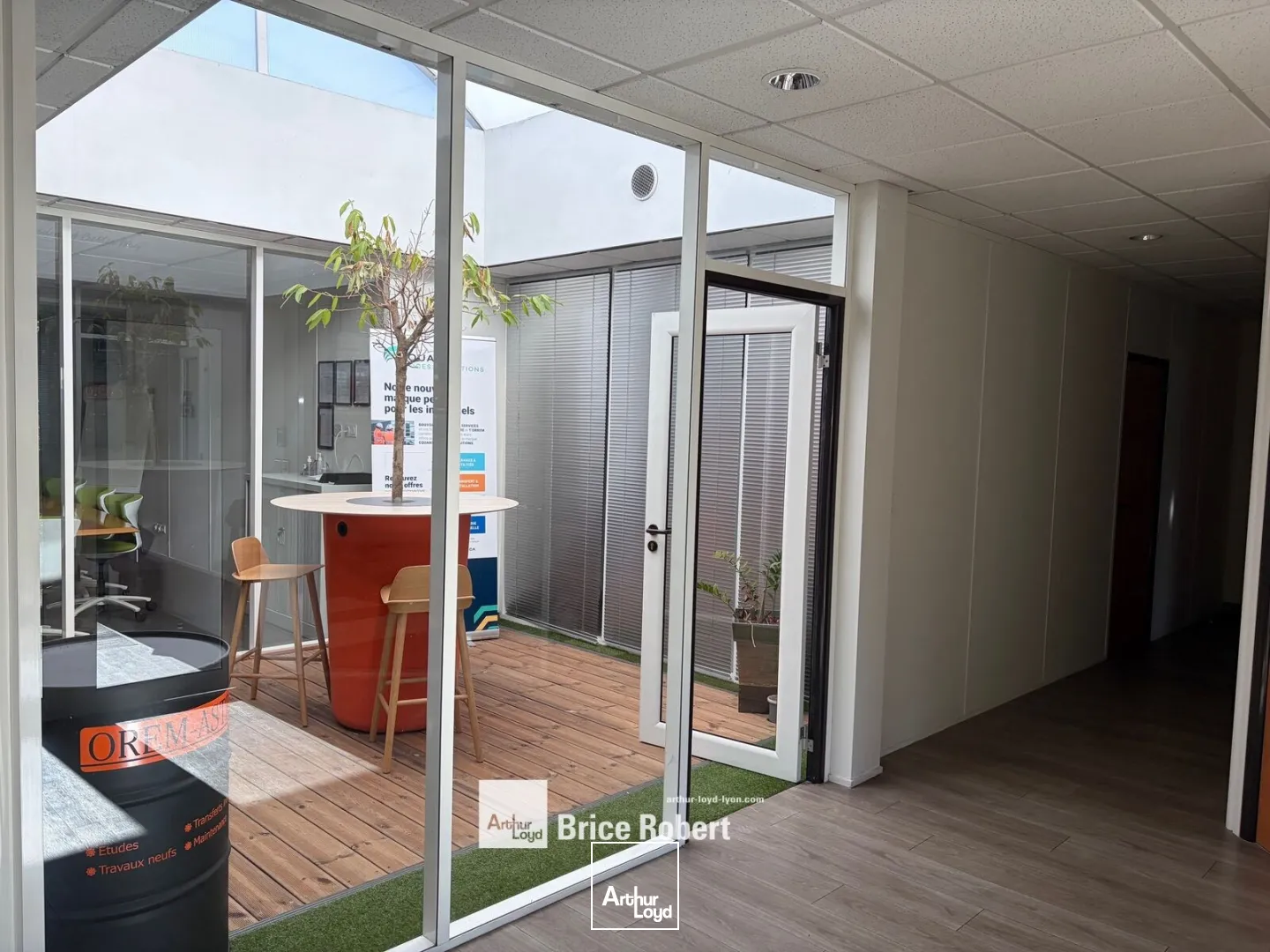 Locaux d'activité & Entrepôts - Location - VAULX EN VELIN - 69120 - 1446-1446 - 7824229