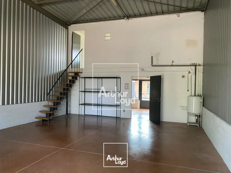 Locaux d'activité & Entrepôts - Location - CHARTRETTES - 77590 - 112-112 - 7824425