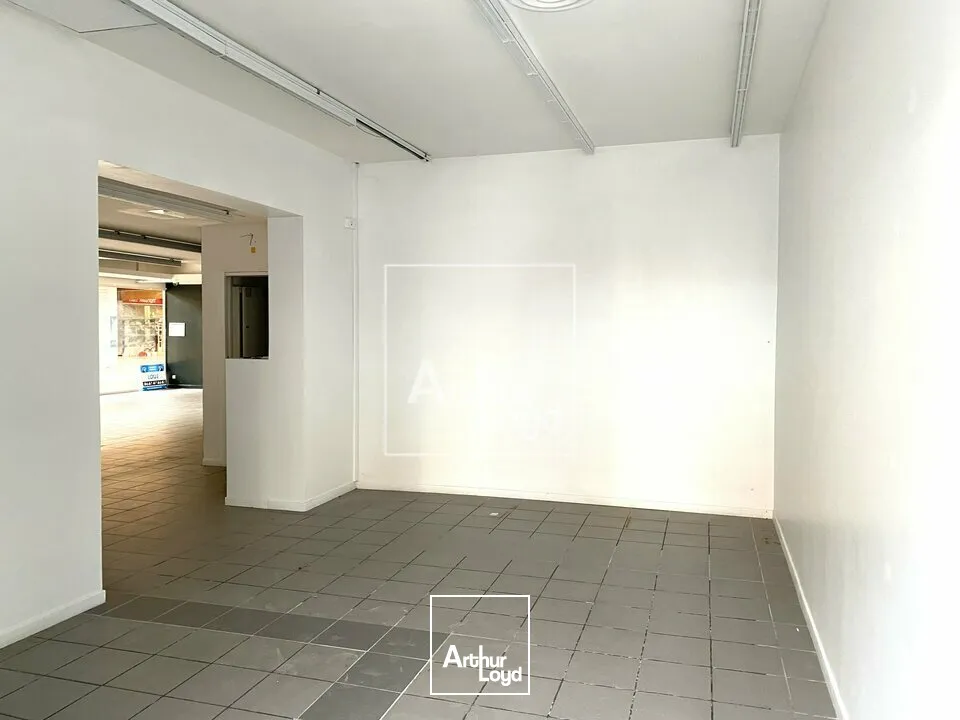 Locaux commerciaux - Location - RUBELLES - 77950 - 165.21-165.21 - 7824428