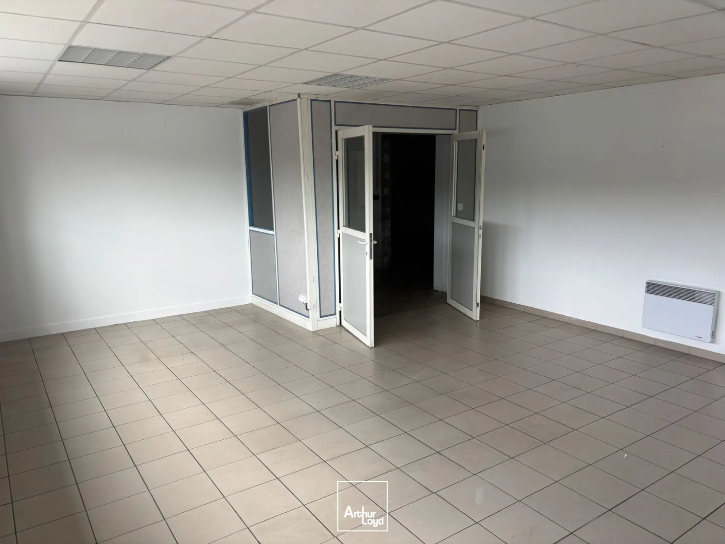 Locaux d'activité & Entrepôts - Location - BEAUVAIS - 60000 - 188-188 - 7824544