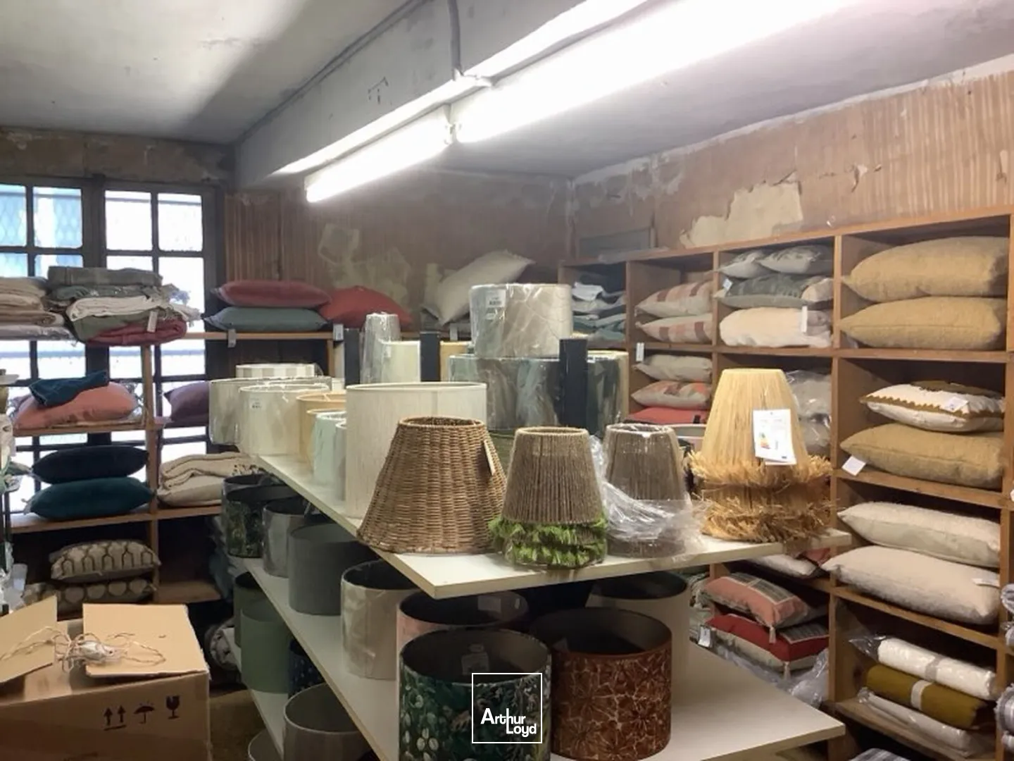 Locaux commerciaux - Vente - EU - 76260 - 315-315 - 7824658