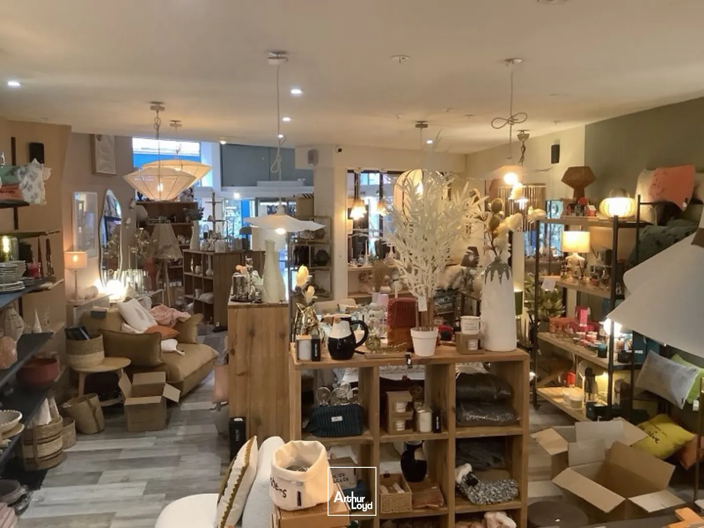 Locaux commerciaux - Vente - EU - 76260 - 315-315 - 7824661