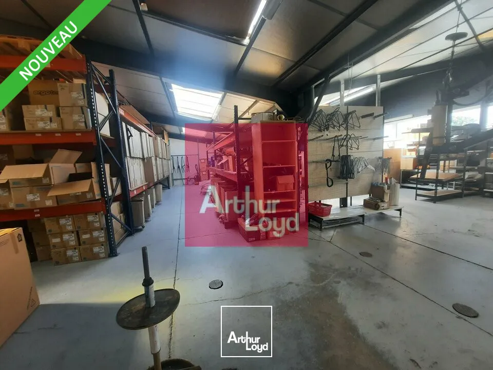 Locaux d'activité & Entrepôts - Vente - LA ROCHE BLANCHE - 63670 - 360-360 - 7826228