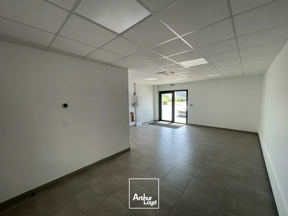Locaux d'activité & Entrepôts - Location - DOMPIERRE-SUR-YON - 85170 - 747-747 - 7826378