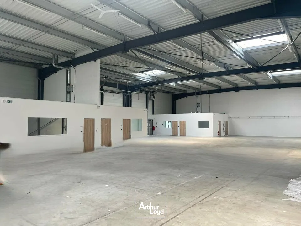 Locaux d'activité & Entrepôts - Location - DOMPIERRE-SUR-YON - 85170 - 747-747 - 7826375