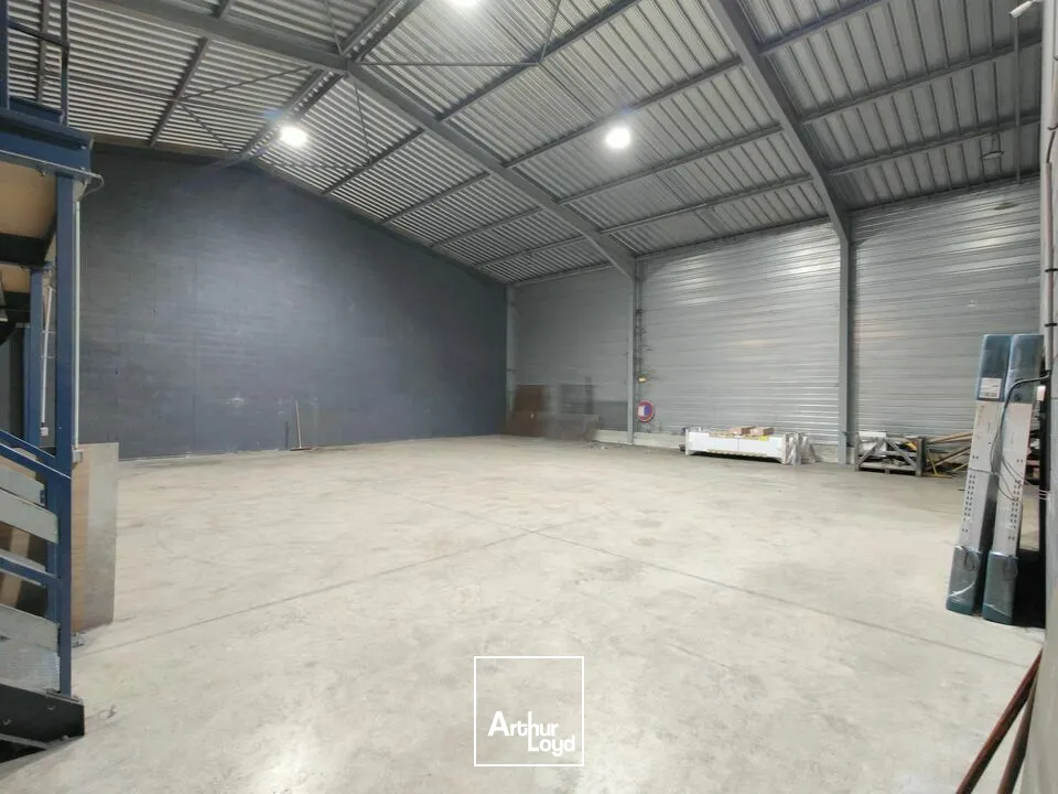 Locaux d'activité & Entrepôts - Location - ISLES SUR SUIPPE - 51110 - 663-663 - 7826396