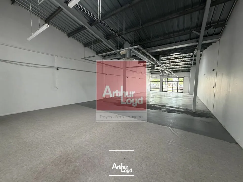 Locaux commerciaux - Location - PONT-SAINTE-MARIE - 10150 - 396-396 - 7826403