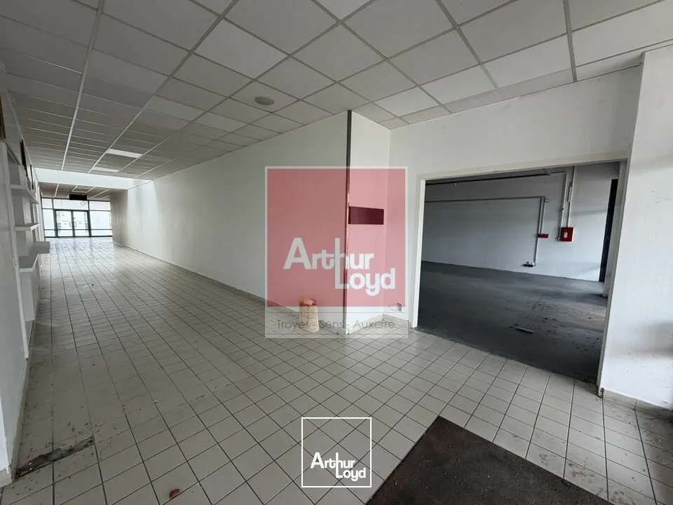 Locaux commerciaux - Location - PONT-SAINTE-MARIE - 10150 - 396-396 - 7826404