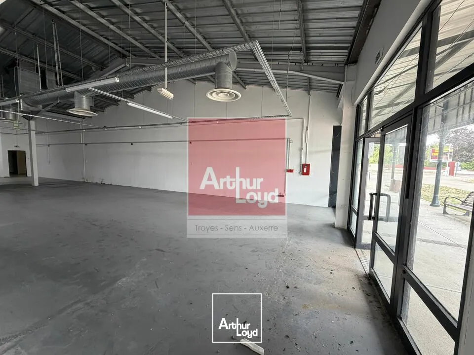 Locaux commerciaux - Location - PONT-SAINTE-MARIE - 10150 - 396-396 - 7826405