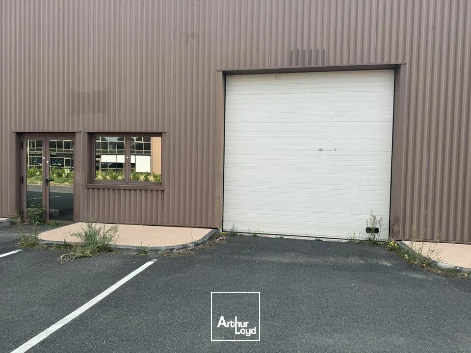 Locaux d'activité & Entrepôts - Location - MONTLOUIS SUR LOIRE - 37270 - 188-188 - 7826414
