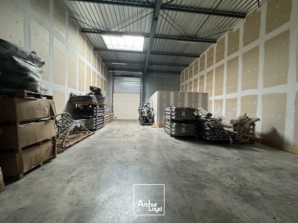 Locaux d'activité & Entrepôts - Location - MONTLOUIS SUR LOIRE - 37270 - 188-188 - 7826416