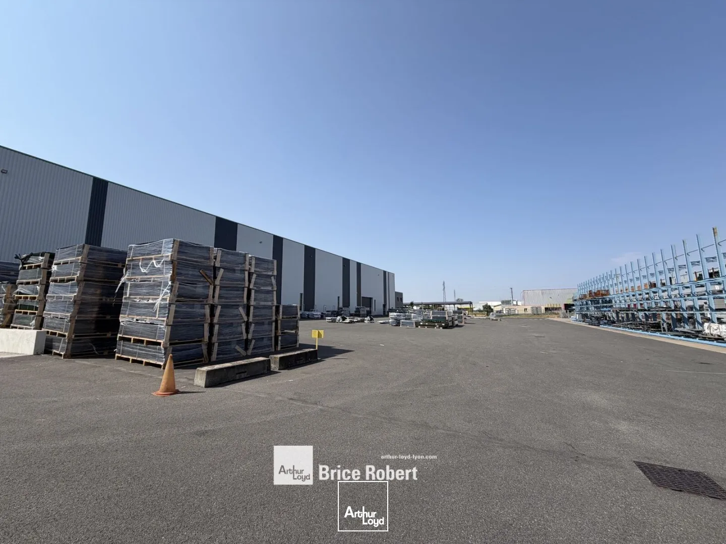 Locaux d'activité & Entrepôts - Location - BELLEVILLE-EN-BEAUJOLAIS - 69220 - 6200-6200 - 7827319