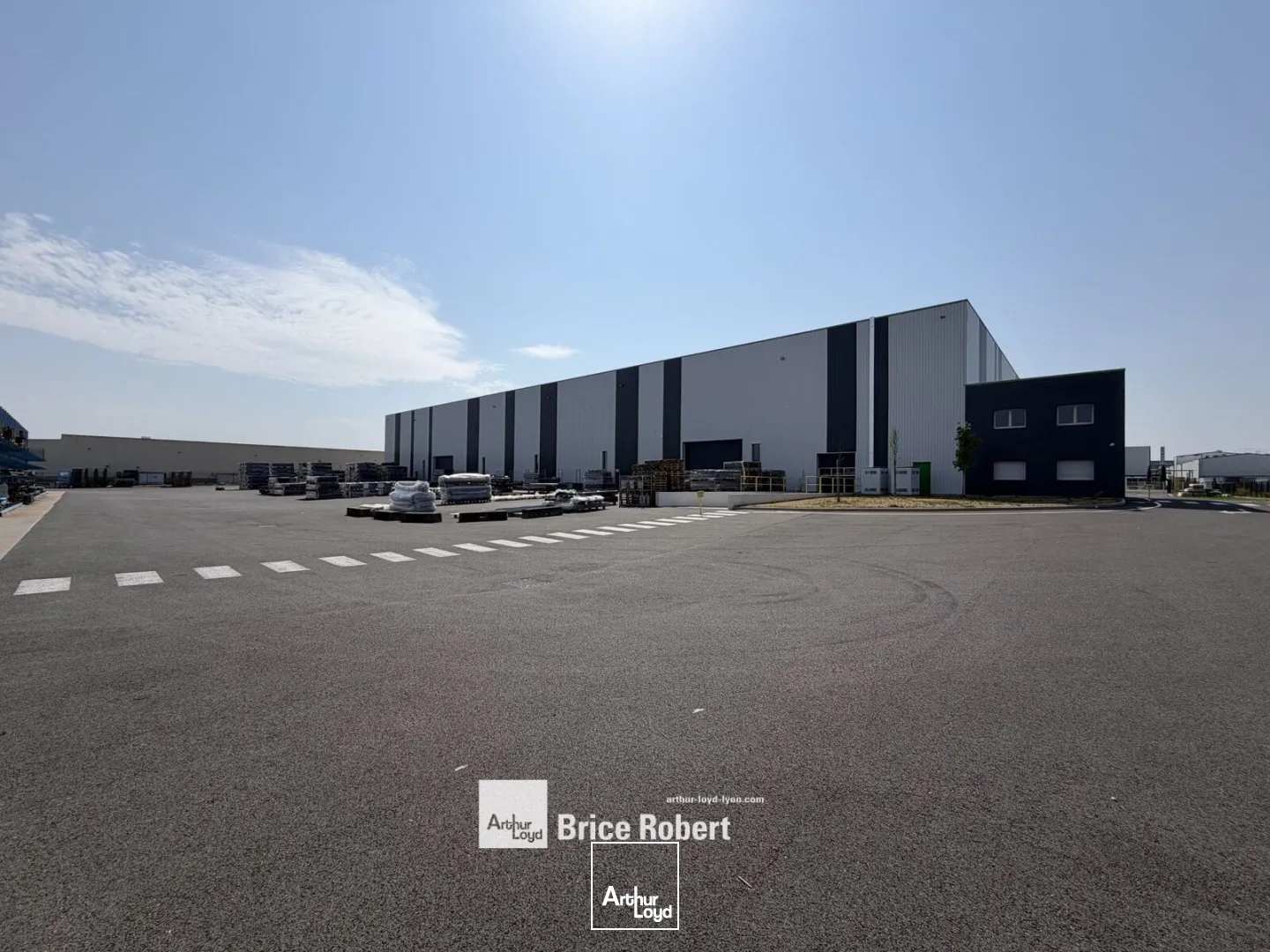 Locaux d'activité & Entrepôts - Location - BELLEVILLE-EN-BEAUJOLAIS - 69220 - 6200-6200 - 7827318