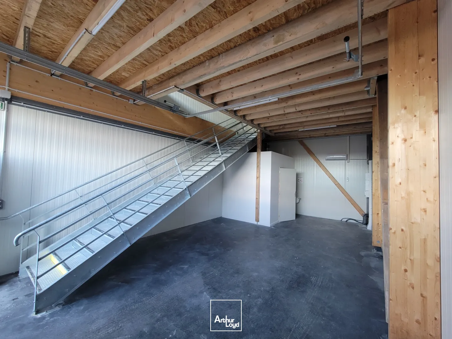 Locaux d'activité & Entrepôts - Location - Grand charmont - 25200 - 96-96 - 7827327