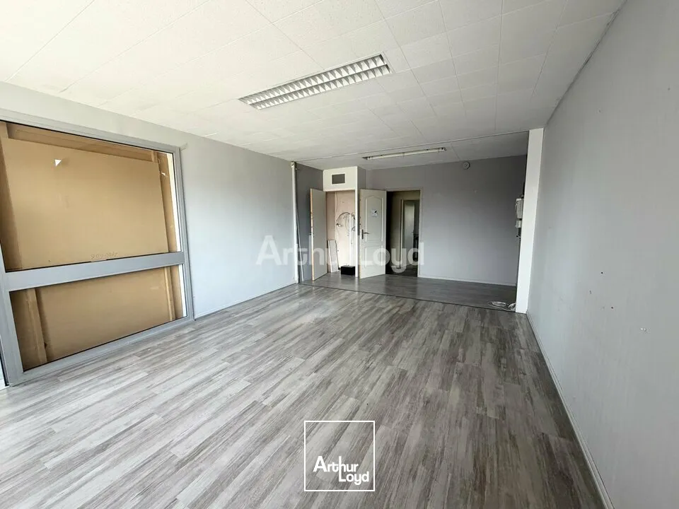 Locaux commerciaux - Location - CORMONTREUIL - 51350 - 166.15-166.15 - 7828161