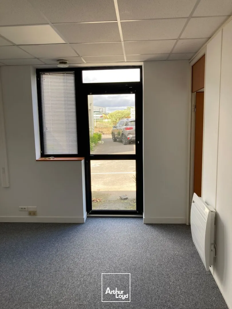 Bureaux - Location - GUIPAVAS - 29490 - 10.55-56.73 - 7828244
