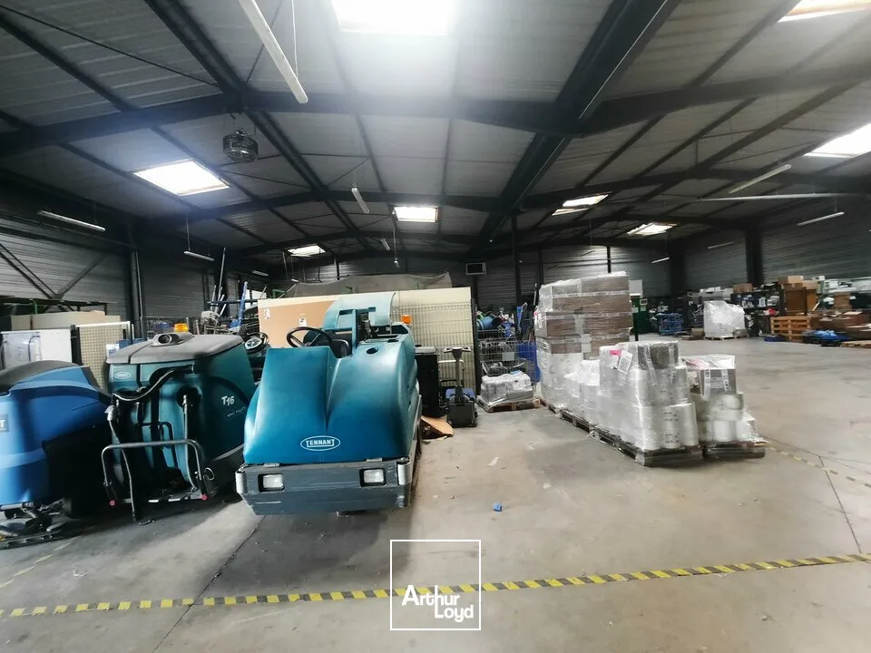 Locaux d'activité & Entrepôts - Location - CLERMONT FERRAND - 63000 - 1605-1605 - 7828870