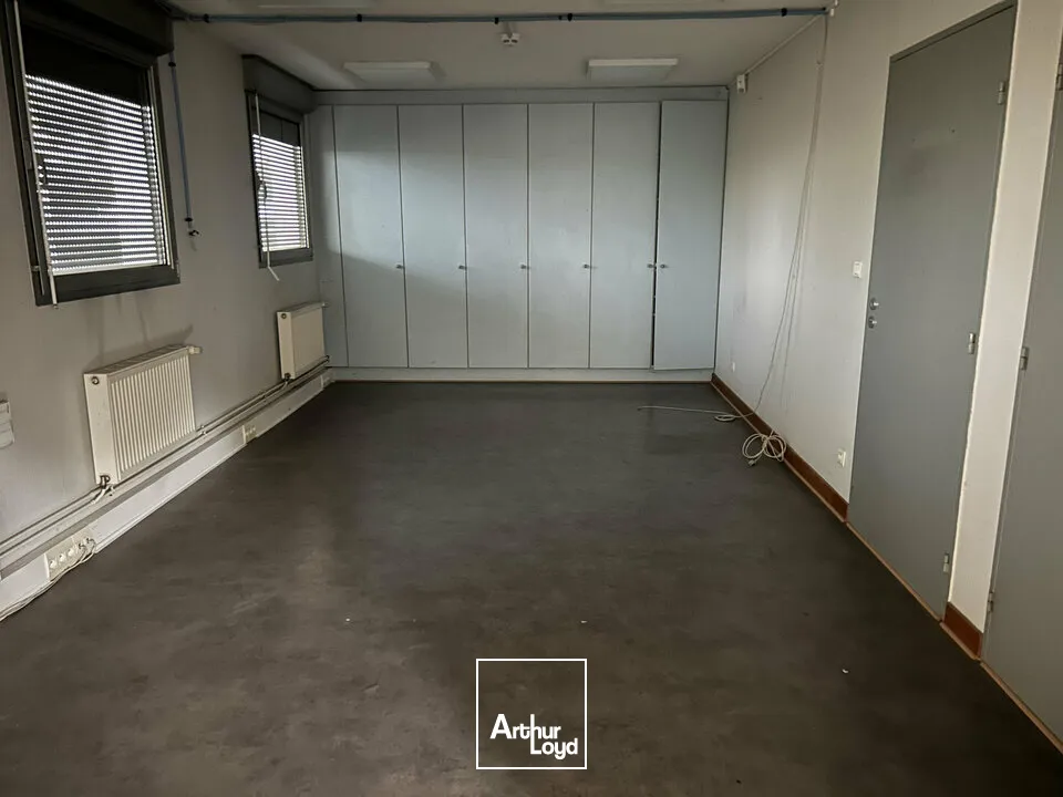 Locaux d'activité & Entrepôts - Vente - SAINT-LOUIS - 68300 - 1100-1100 - 7828899