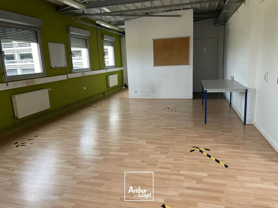 Locaux d'activité & Entrepôts - Vente - SAINT-LOUIS - 68300 - 1100-1100 - 7828900