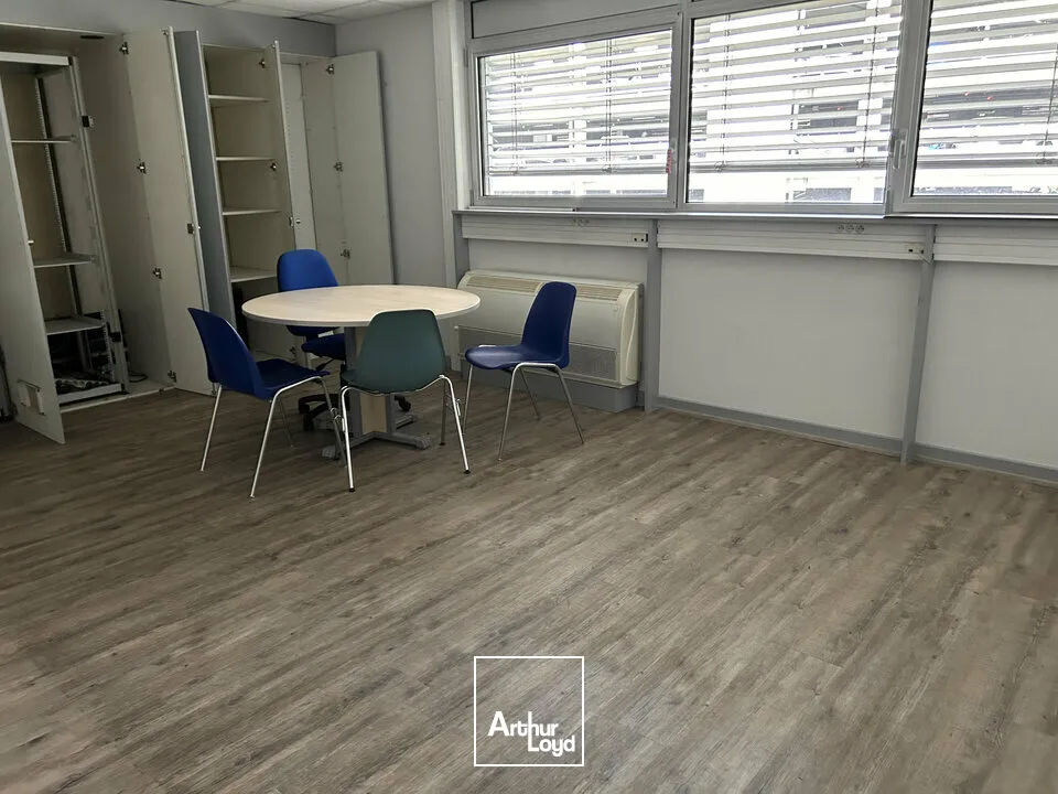Locaux d'activité & Entrepôts - Vente - SAINT-LOUIS - 68300 - 1100-1100 - 7828901