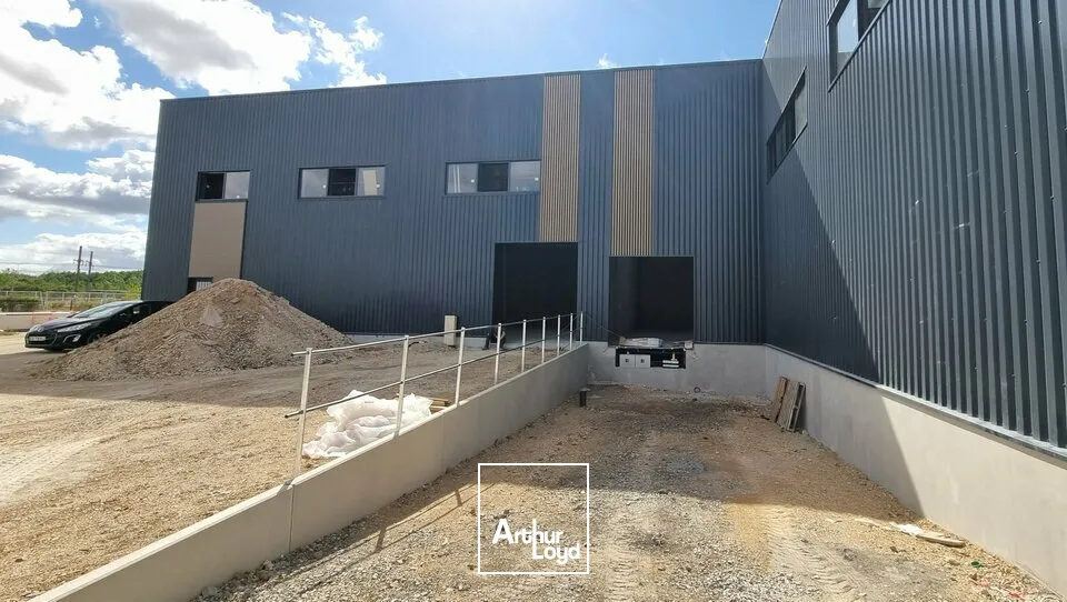 Locaux d'activité & Entrepôts - Location - CHASSENEUIL-DU-POITOU - 86360 - 854-854 - 7828950