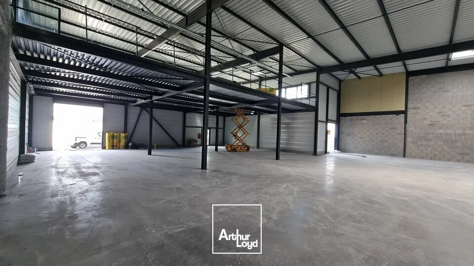 Locaux d'activité & Entrepôts - Location - CHASSENEUIL-DU-POITOU - 86360 - 854-854 - 7828951