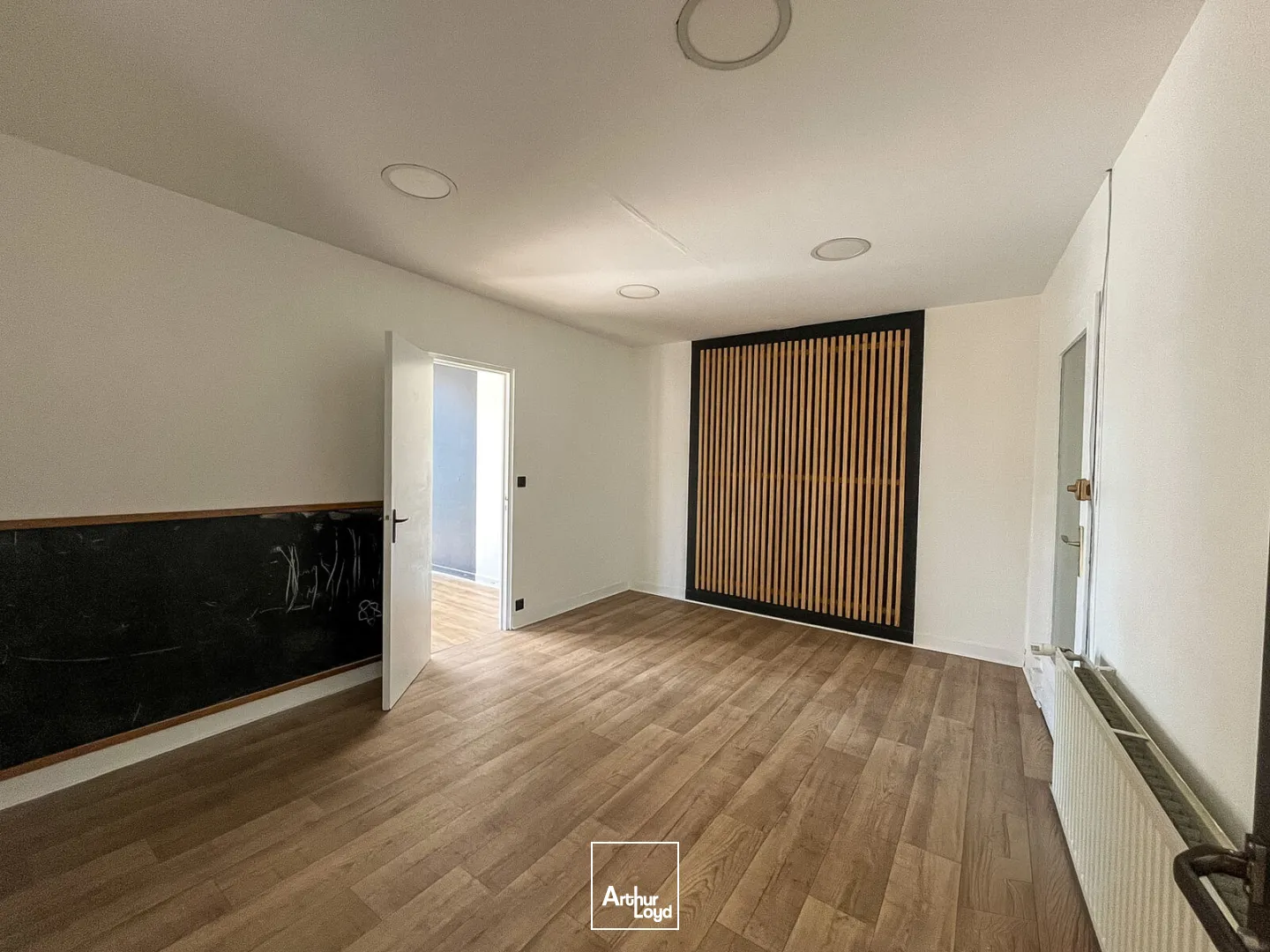 Locaux commerciaux - Location - SAINT QUENTIN - 02100 - 100-100 - 7829038