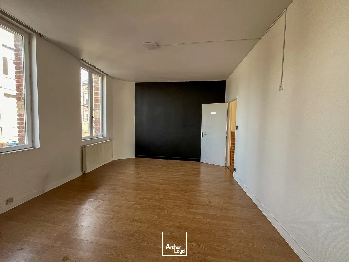 Locaux commerciaux - Location - SAINT QUENTIN - 02100 - 100-100 - 7829039