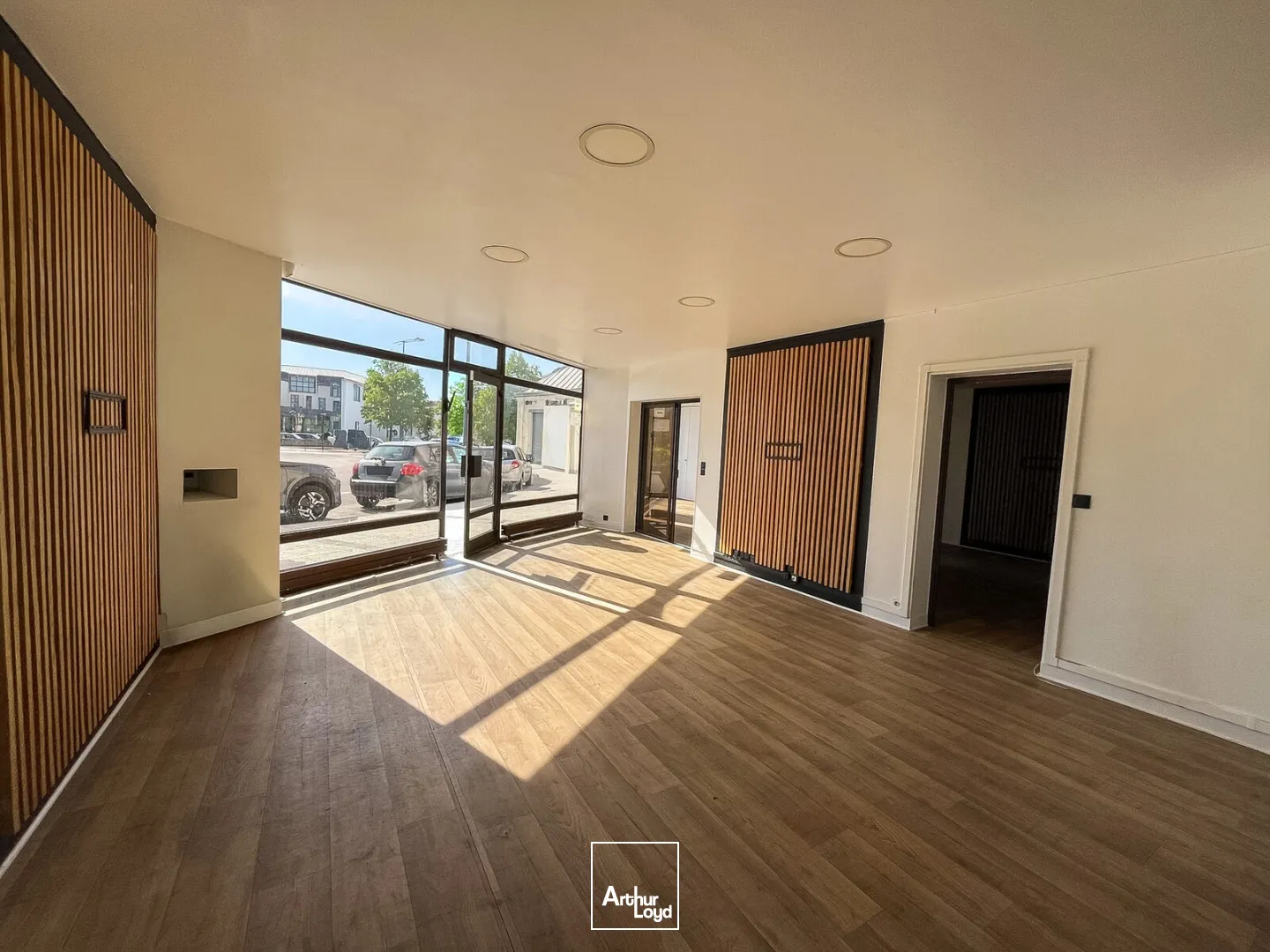 Locaux commerciaux - Location - SAINT QUENTIN - 02100 - 100-100 - 7829034