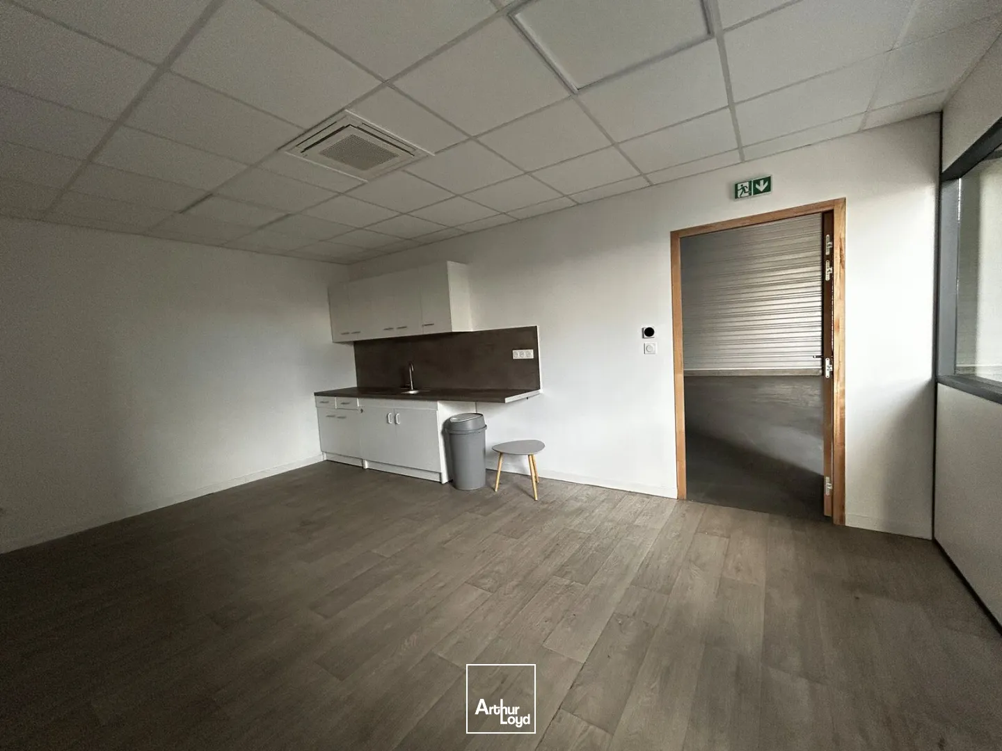 Locaux d'activité & Entrepôts - Location - VILLENAVE D'ORNON - 33140 - 260-260 - 7832223