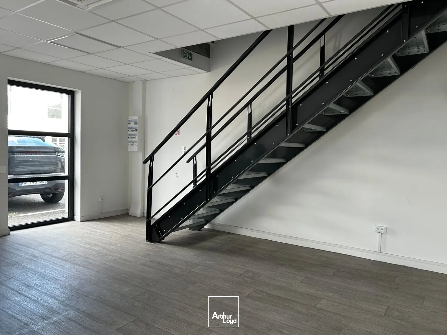 Locaux d'activité & Entrepôts - Location - VILLENAVE D'ORNON - 33140 - 260-260 - 7832220
