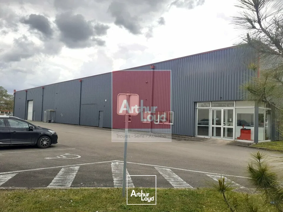 Locaux d'activité & Entrepôts - Location - LA CHAPELLE-SAINT-LUC - 10600 - 997-997 - 7833369