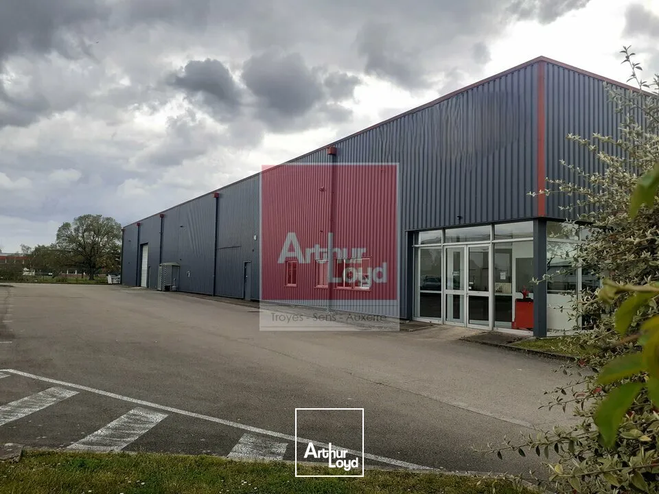 Locaux d'activité & Entrepôts - Location - LA CHAPELLE-SAINT-LUC - 10600 - 997-997 - 7833367
