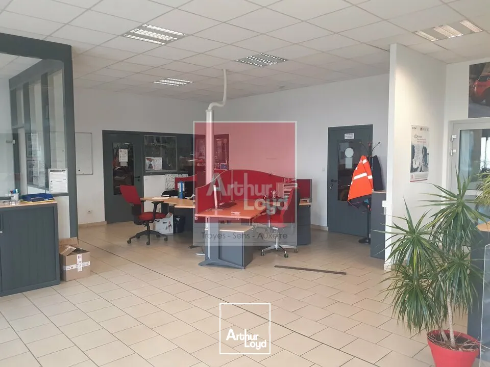 Locaux d'activité & Entrepôts - Location - LA CHAPELLE-SAINT-LUC - 10600 - 997-997 - 7833370