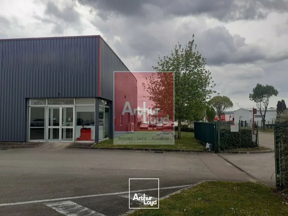Locaux d'activité & Entrepôts - Location - LA CHAPELLE-SAINT-LUC - 10600 - 997-997 - 7833371