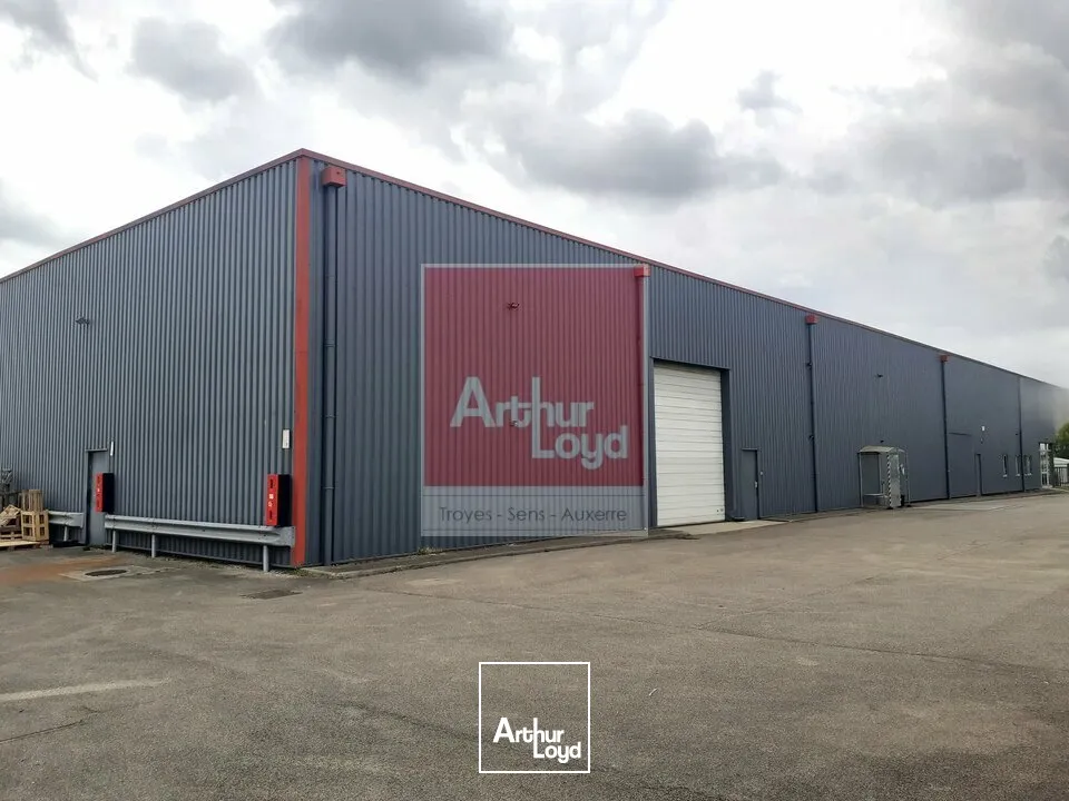 Locaux d'activité & Entrepôts - Location - LA CHAPELLE-SAINT-LUC - 10600 - 997-997 - 7833373