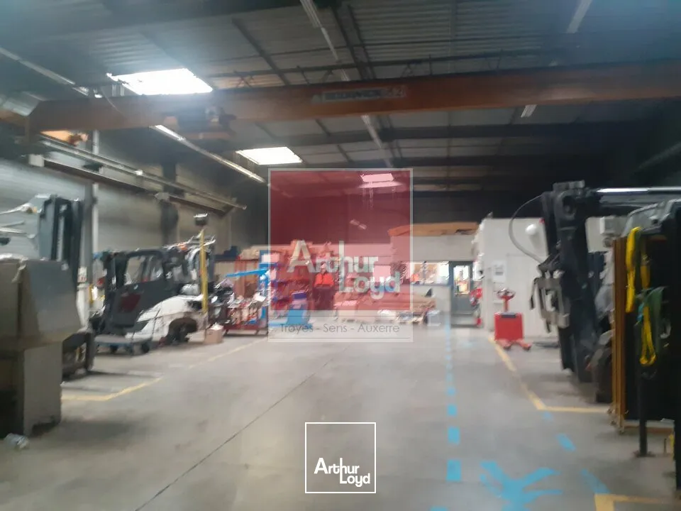 Locaux d'activité & Entrepôts - Location - LA CHAPELLE-SAINT-LUC - 10600 - 997-997 - 7833377