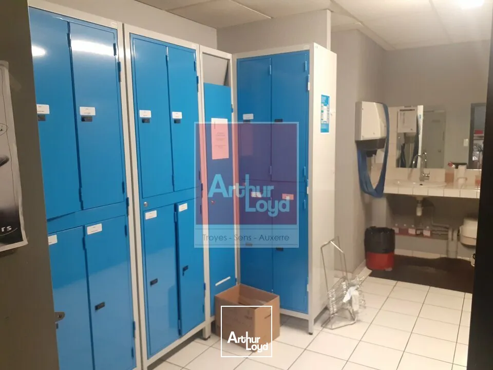 Locaux d'activité & Entrepôts - Location - LA CHAPELLE-SAINT-LUC - 10600 - 997-997 - 7833378