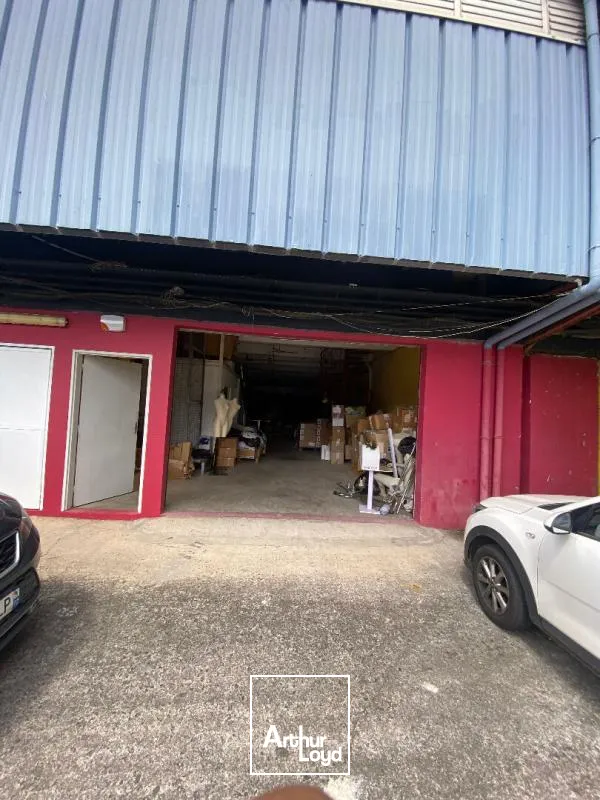 Locaux d'activité & Entrepôts - Location - Fort De France - 97200 - 300-300 - 7833936
