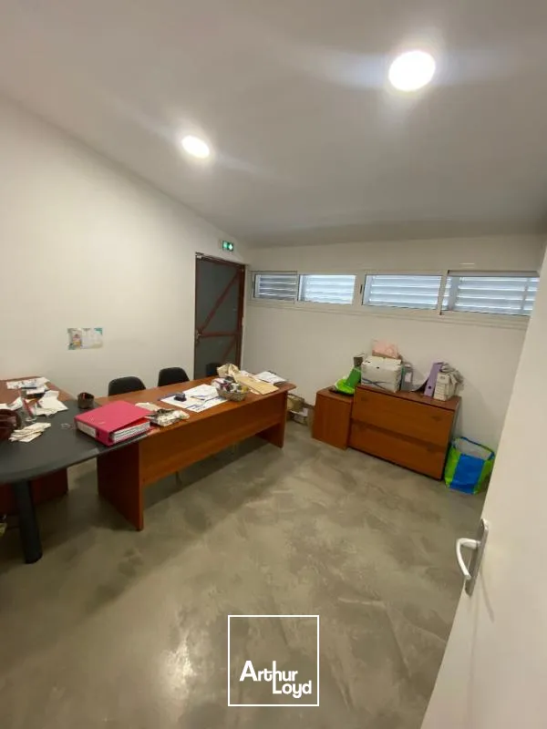 Locaux d'activité & Entrepôts - Location - Fort De France - 97200 - 300-300 - 7833931