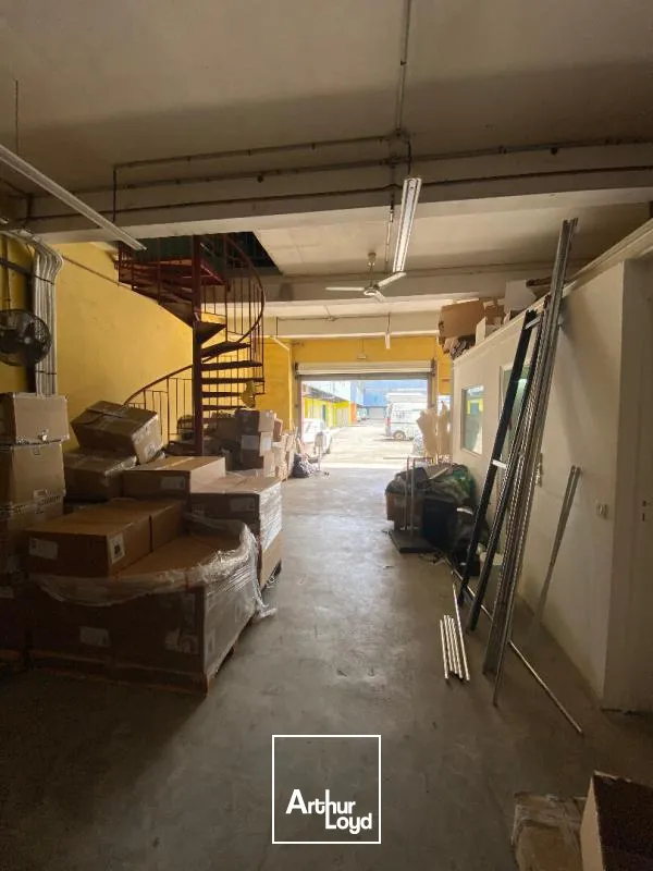 Locaux d'activité & Entrepôts - Location - Fort De France - 97200 - 300-300 - 7833927