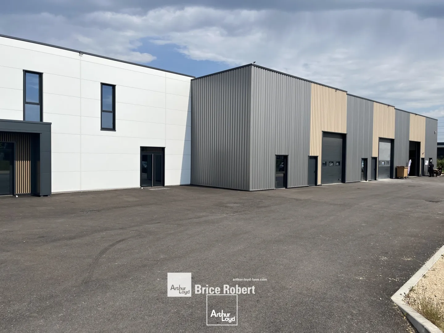 Locaux d'activité & Entrepôts - Location - VAULX MILIEU - 38090 - 200-200 - 7834495