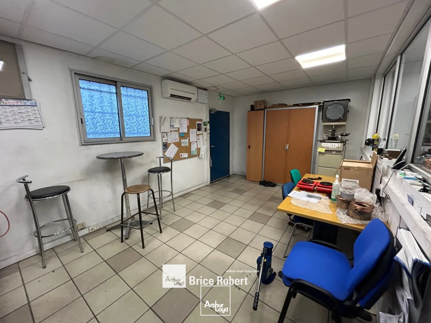 Locaux d'activité & Entrepôts - Vente - SAINT PRIEST - 69800 - 650-650 - 7834608