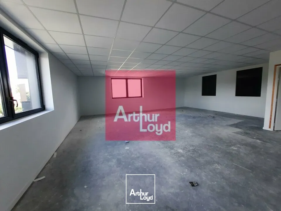 Locaux d'activité & Entrepôts - Location - CLERMONT-FERRAND - 63000 - 888-888 - 7835890