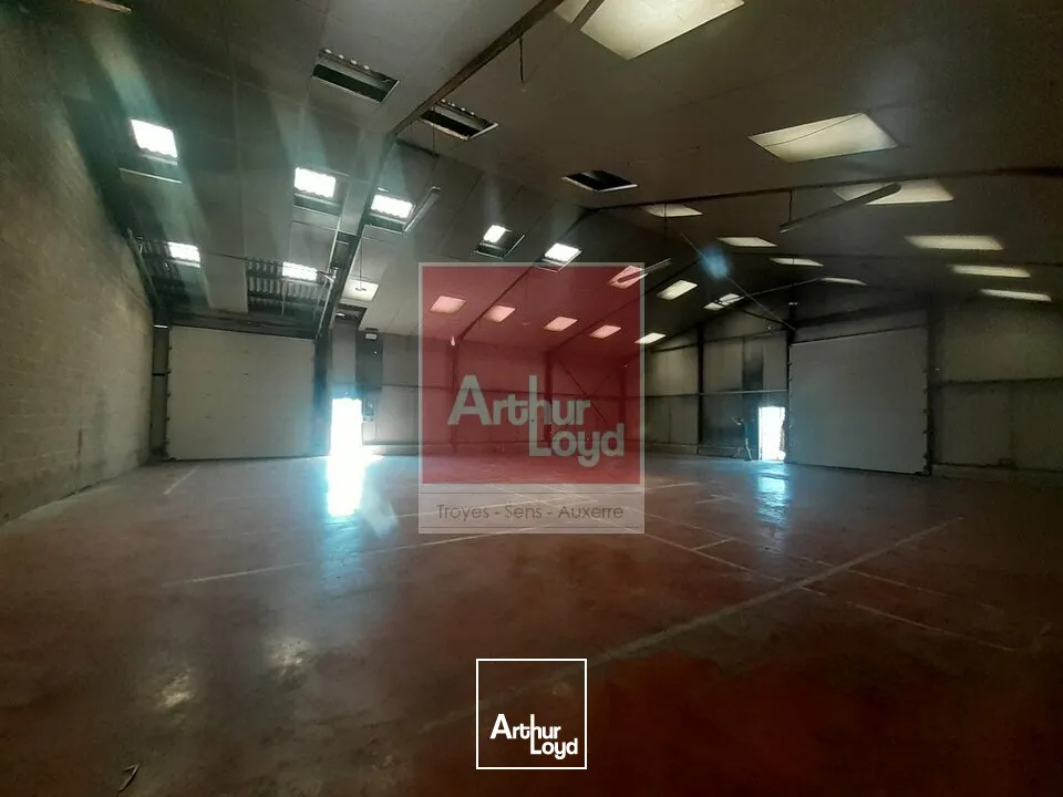 Locaux d'activité & Entrepôts - Location - SAINT-ANDRÉ-LES-VERGERS - 10120 - 400-400 - 7837316