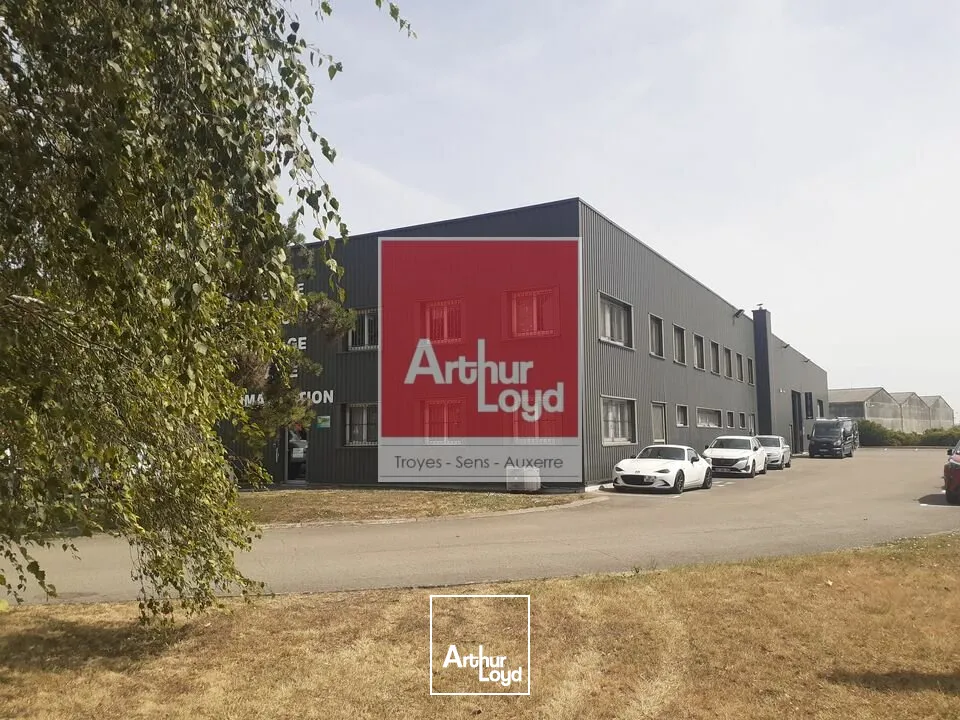 Locaux d'activité & Entrepôts - Location - LA CHAPELLE-SAINT-LUC - 10600 - 879-6704 - 7838027
