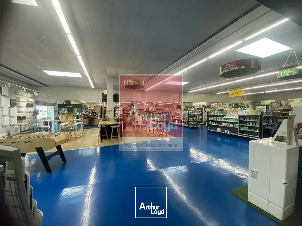 Locaux d'activité & Entrepôts - Location - LA CHAPELLE-SAINT-LUC - 10600 - 879-6704 - 7838032