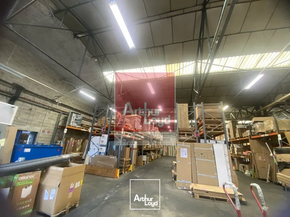 Locaux d'activité & Entrepôts - Vente - LA CHAPELLE-SAINT-LUC - 10600 - 879-6704 - 7838044