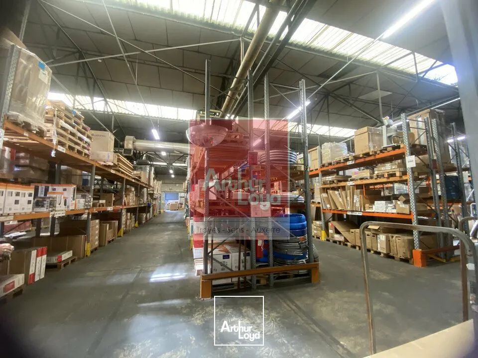 Locaux d'activité & Entrepôts - Vente - LA CHAPELLE-SAINT-LUC - 10600 - 879-6704 - 7838045