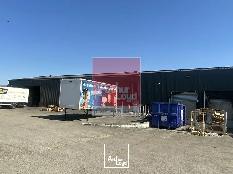 Locaux d'activité & Entrepôts - Vente - LA CHAPELLE-SAINT-LUC - 10600 - 879-6704 - 7838047
